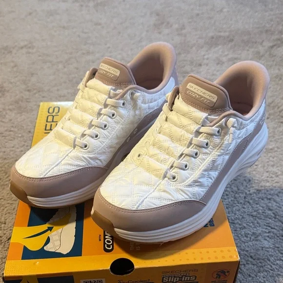 Skechers Women's Slip-Ons in Lavender and White - Picture 4 of 8